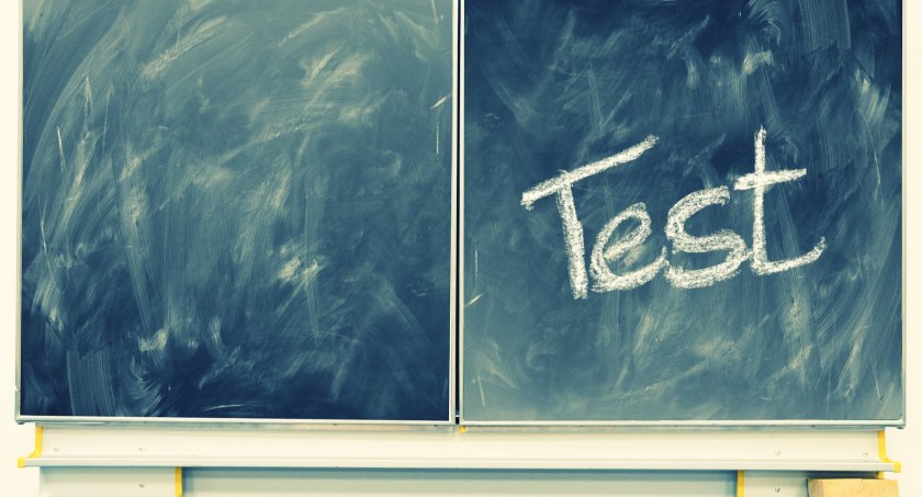 Dzisiaj uczniowie klas ósmych piszą egzamin z języka polskiego