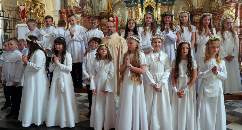 I Komunia św. w wołowskiej parafii [ZDJĘCIA]