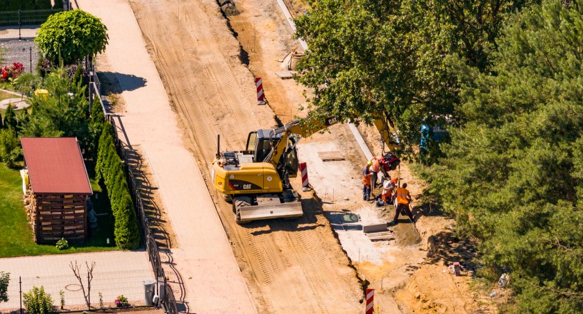 Trwa przebudowa ul. Morelowej w Wołowie