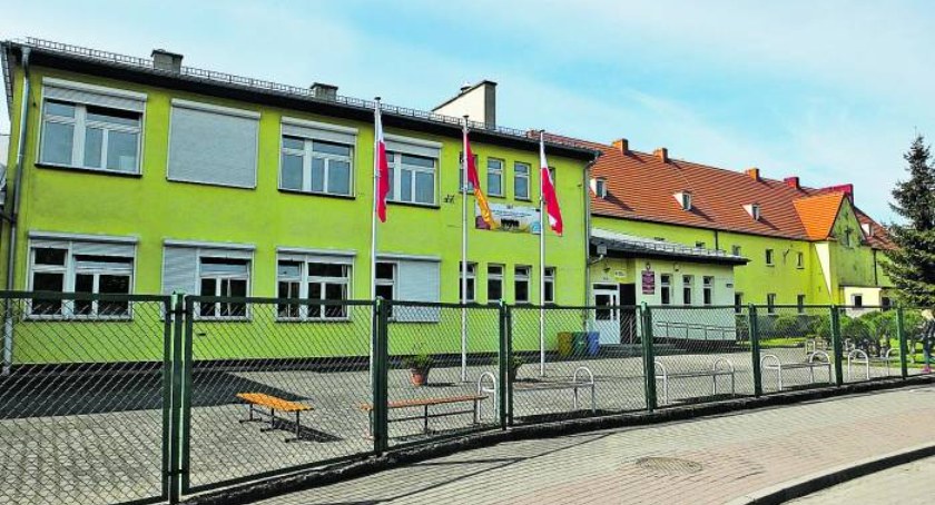 Prokuratura czeka na opinię biegłego w sprawie uderzenia ucznia