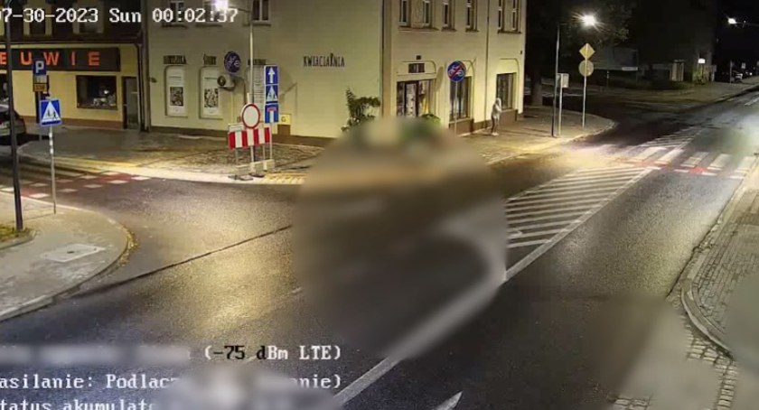 Tak kierowca wjechał samochodem do sklepu [WIDEO]