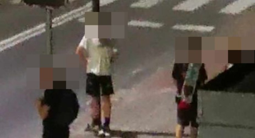 Wandale szli przez miasto i niszczyli znaki