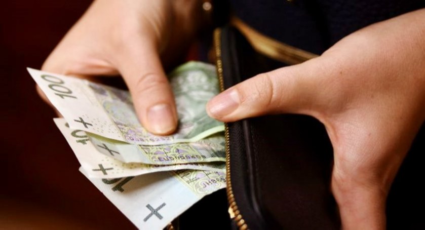 ZUS informuje: 14. w wysokości 2650 zł brutto już we wrześniu