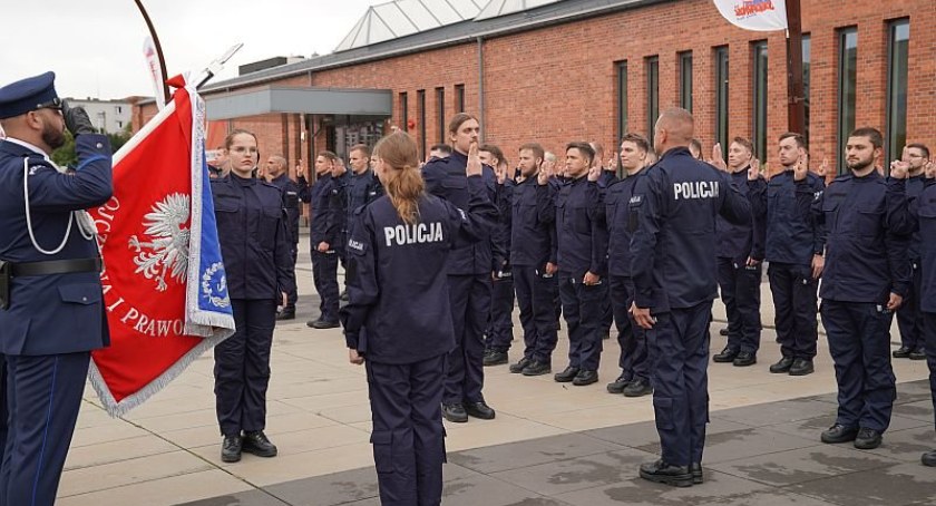 Kolejni policjanci rozpoczęli służbę w dolnośląskiej policji