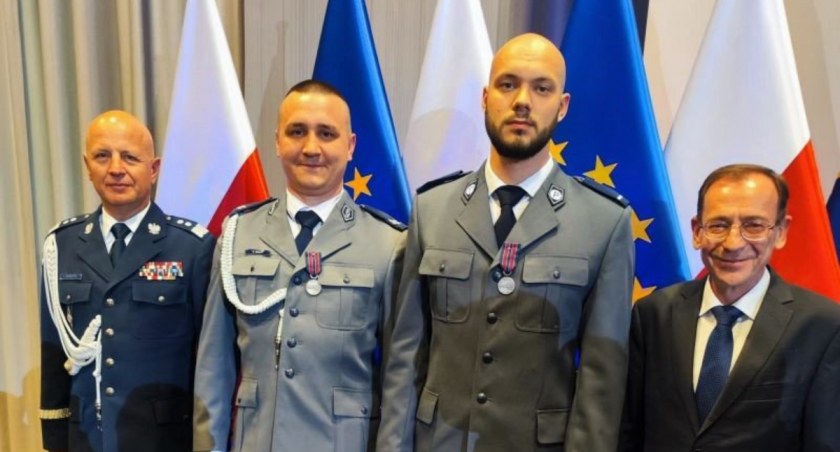 26 dolnośląskich policjantów wyróżniono odznaką imienia Podkomisarza Policji Andrzeja Struja, wśród nich dwóch naszych policjantów
