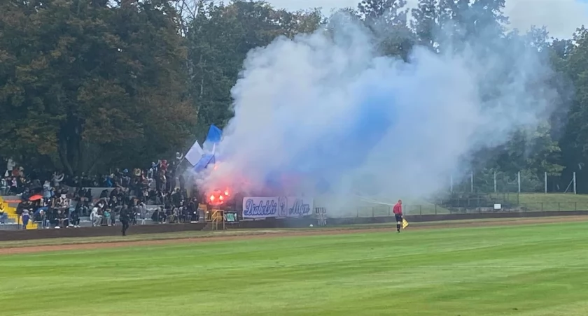 Brzeg Dolny zmierzył się na boisku z Wołowem