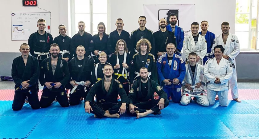 Sportowa Gmina: Stowarzyszenie Centrum Sportów Walki Wołów