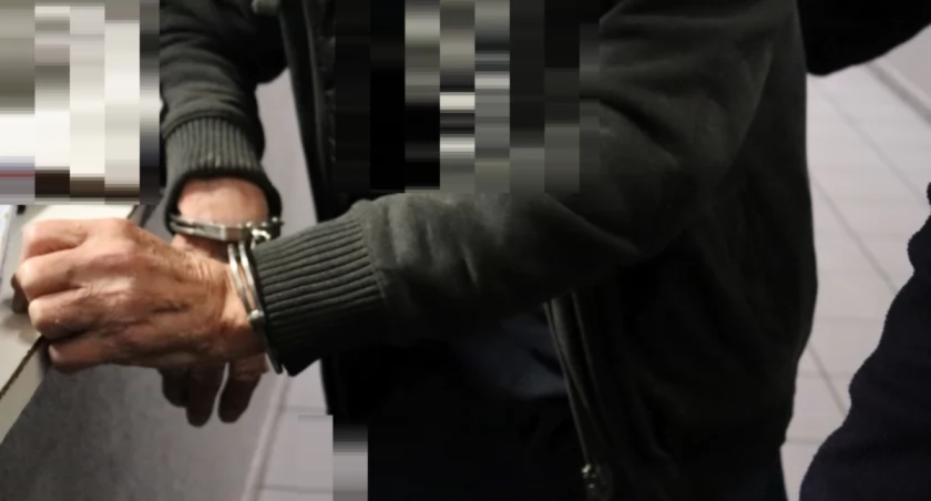 Groził nożem kobiecie z dzieckiem i naruszył nietykalność policjantów