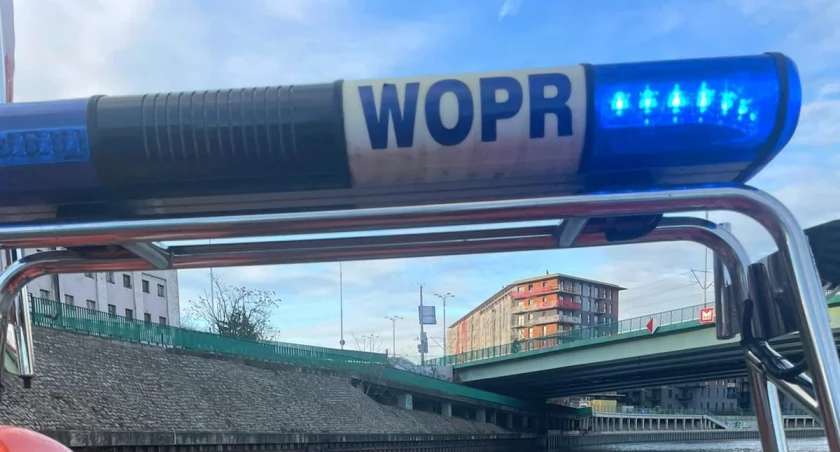 Ratownicy szukają w Odrze zaginionej kobiety i jej dziecka