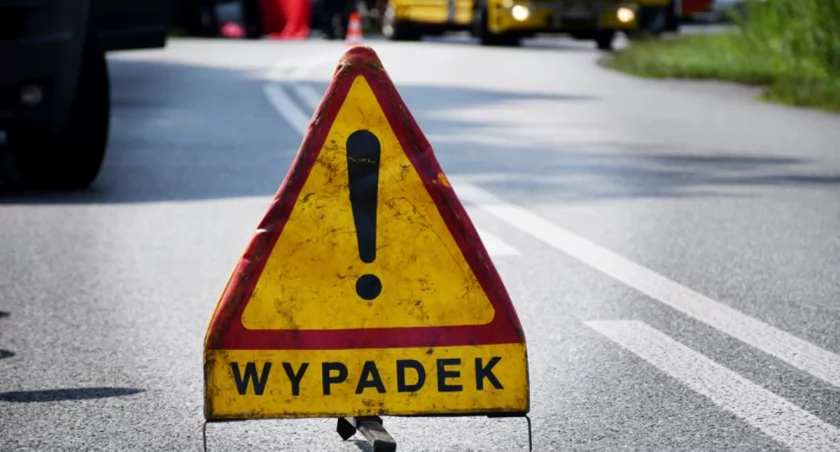 Uwaga na drogach! Wypadek i interwencja służb