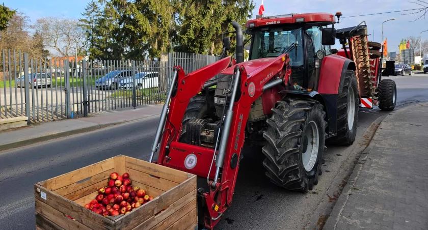 Na ulicach Brzegu Dolnego i Wołowa trwa protest rolników