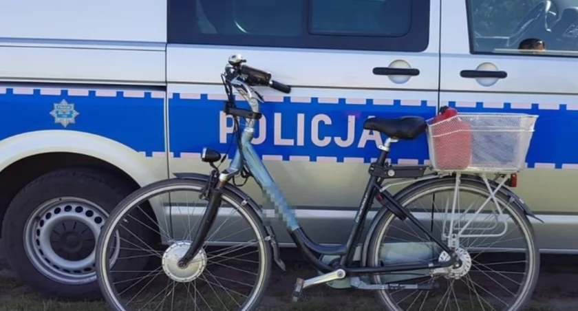 Policjanci przypominają rowerzystom o ich prawach i obowiązkach