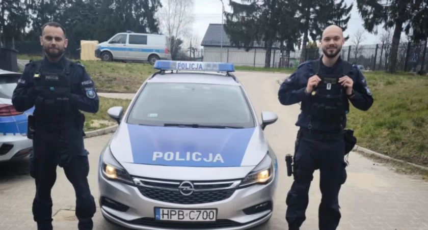 Błyskawiczna reakcja policjantów zapobiegła pożarowi
