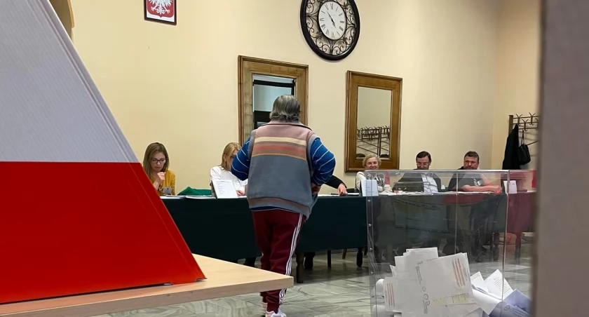 Lokale wyborcze zamknięte. Około północy poznamy nieoficjalne wyniki na włodarzy