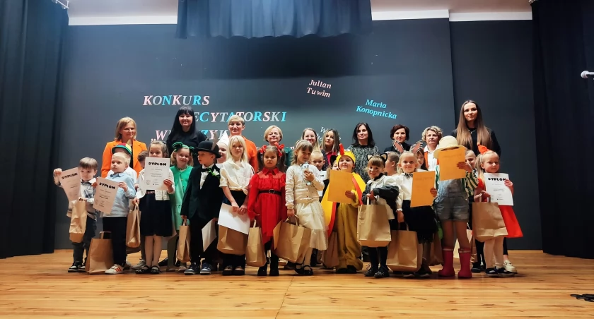 Przedszkolaki na konkursie recytatorskim 