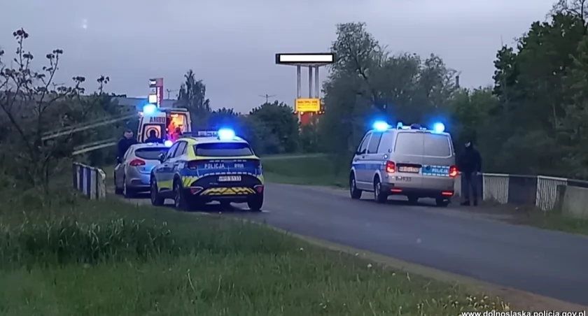 Komendant ze Ścinawy uratował życie 12-latce, która wpadła do rzeki