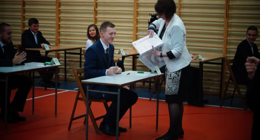 Rozpoczynają się matury! Już jutro uczniowie zmierzą się z językiem polskim