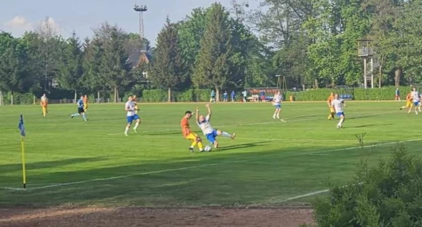 Piłkarski majówkowy tydzień za nami. Jak się spisały nasze drużyny w okręgówce?