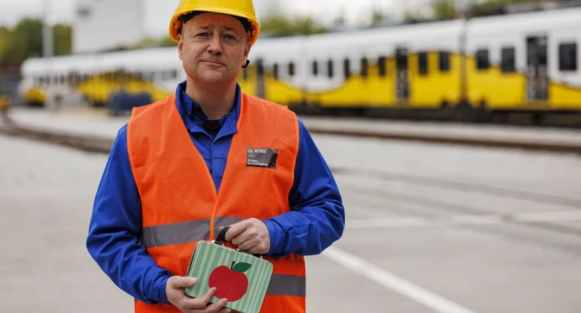 Czesław Mozil śpiewa o Kolejach Dolnośląskich