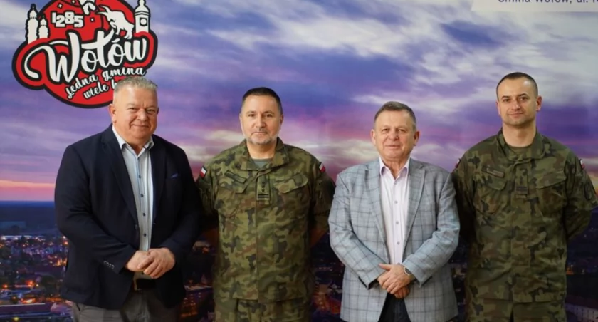 Rozmawiali z żołnierzami o próbnych ćwiczeniach dla mieszkańców