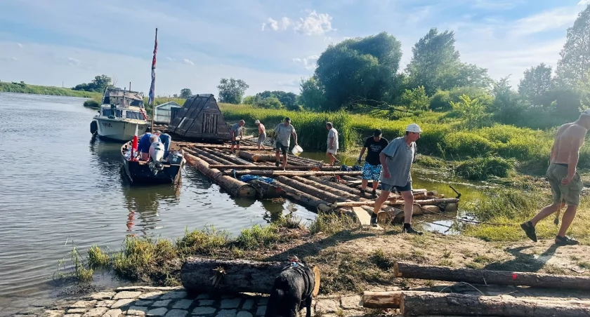 Flisacy na Odrze. Trwa impreza na wodzie