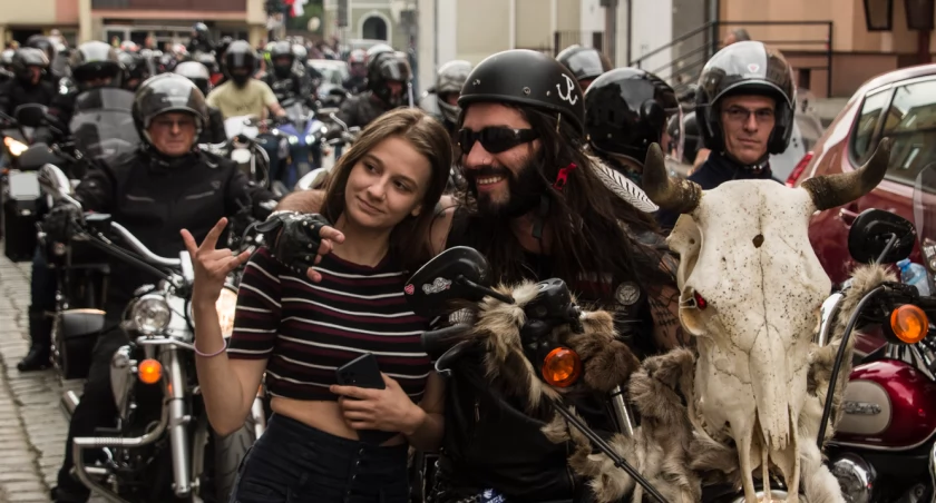 [FOTO] II Wołowski Piknik Motocyklowy. Ryk silników to jest to co kochają najbardziej