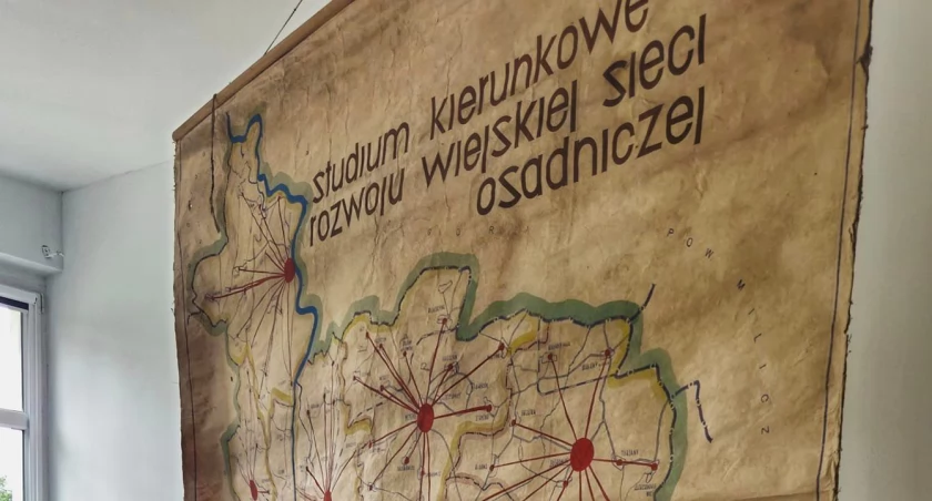 Unikatowa mapa trafiła do wołowskiej biblioteki