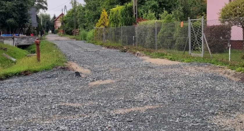 Trwa modernizacja drogi w Krzydlinie Wielkiej