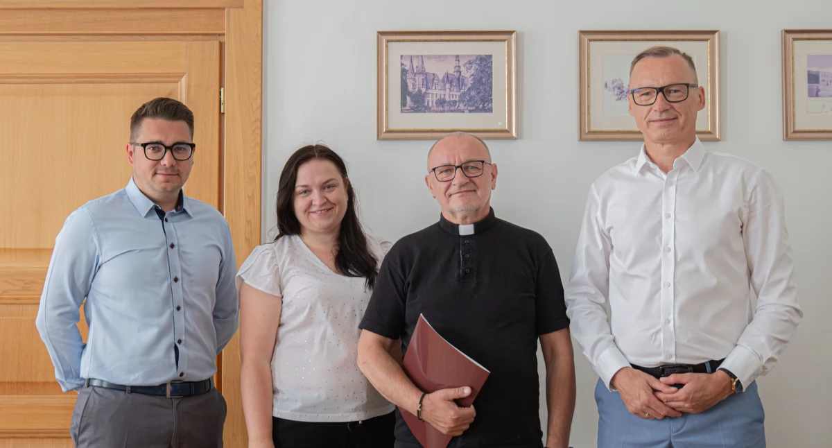 Będą remontować kościół w Radeczu. Umowa została podpisana