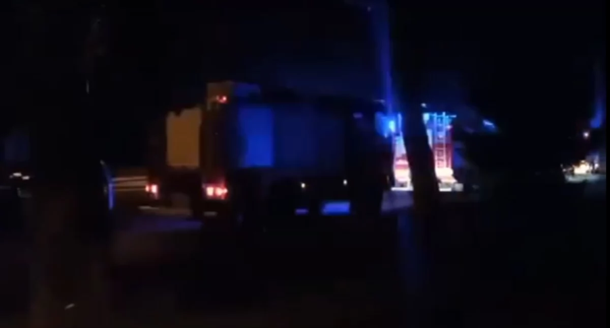 Nocna interwencja strażaków na ul. Osiedlowej w Brzegu Dolnym