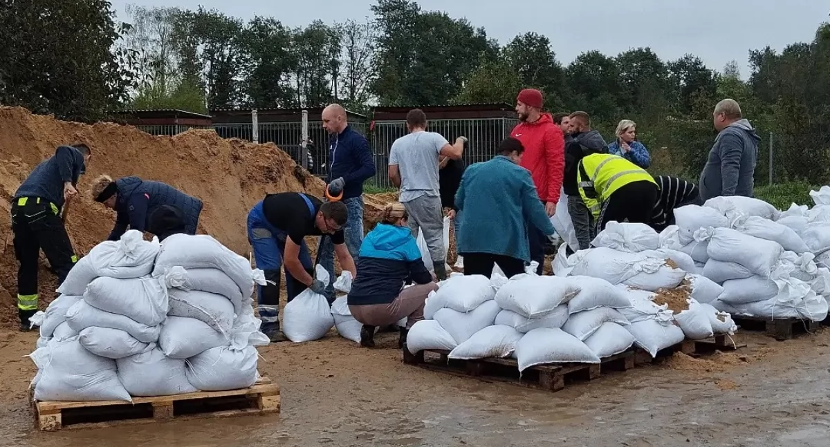 Podtopienia w Wołowie i okolicy. Mieszkańcy walczą z żywiołem