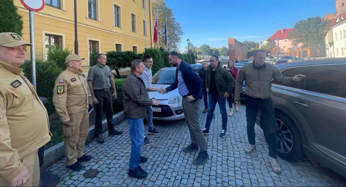Sytuacja powodziowa w Wołowie. Wizyta wicepremiera Władysława Kosiniaka-Kamysza