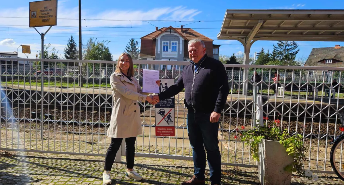 Dobre informacje na temat bramki na dworcu kolejowym w Wołowie