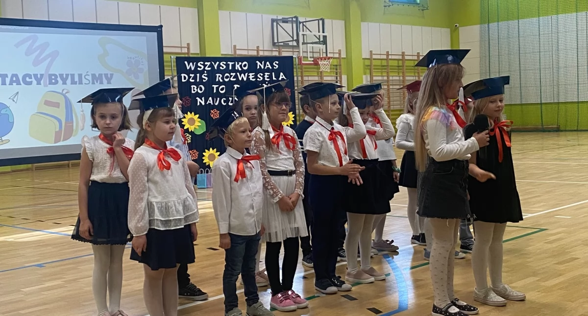 Pasowanie pierwszaków w Szkole Podstawowej w Orzeszkowie