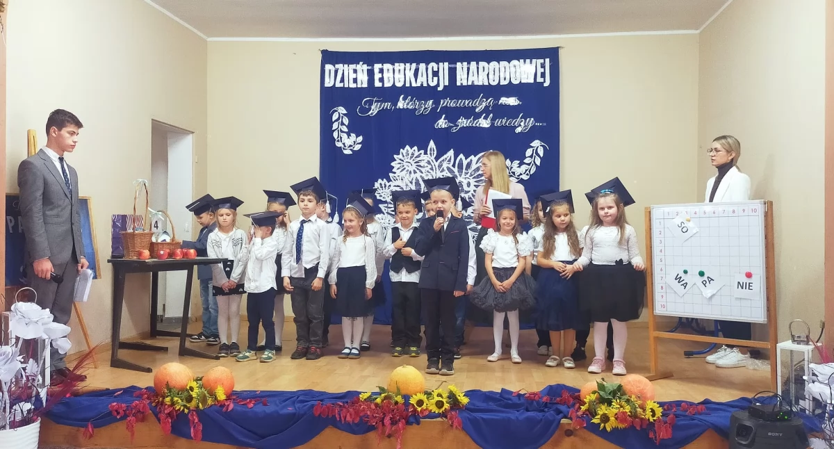 Pasowanie na ucznia i przedszkolaka oraz  Dzień Edukacji Narodowej w Krzelowie