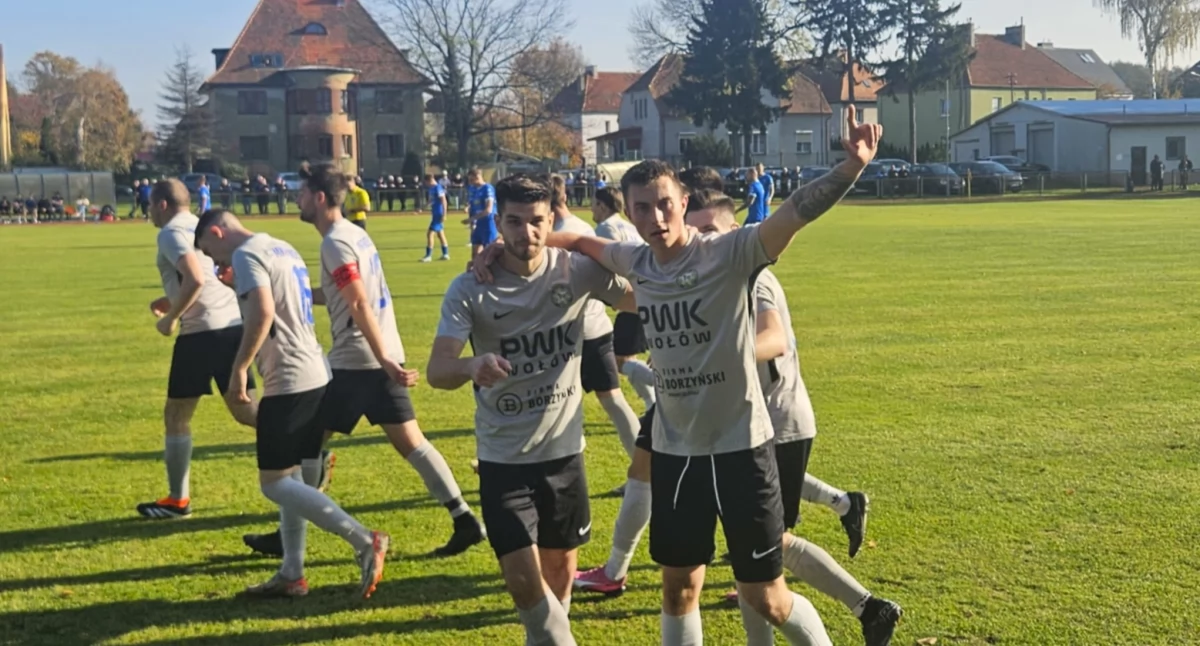 MKP pomimo ogromnych kłopotów zwycięża derby, koszmar KS Rokity...