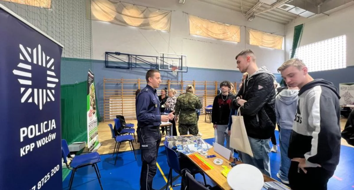 Policjanci promowali swój zawód na Targach Pracy