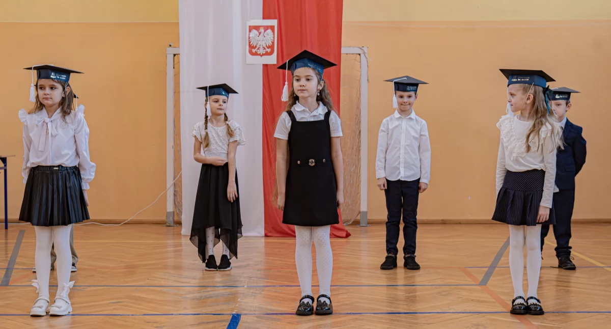 Pasowanie pierwszoklasistów z SP w Pogolewie Wielkim