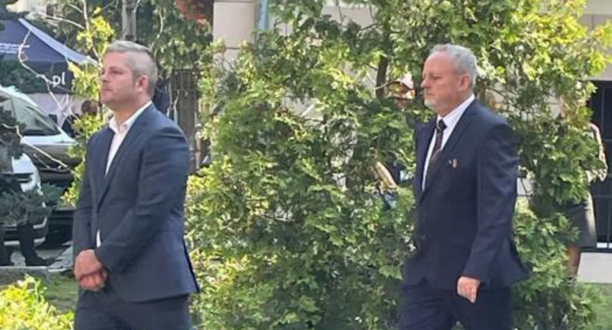 Radny Iskra nie pracuje w żadnej komisji. Dostał kartkę z długopisem, żeby się zapisać