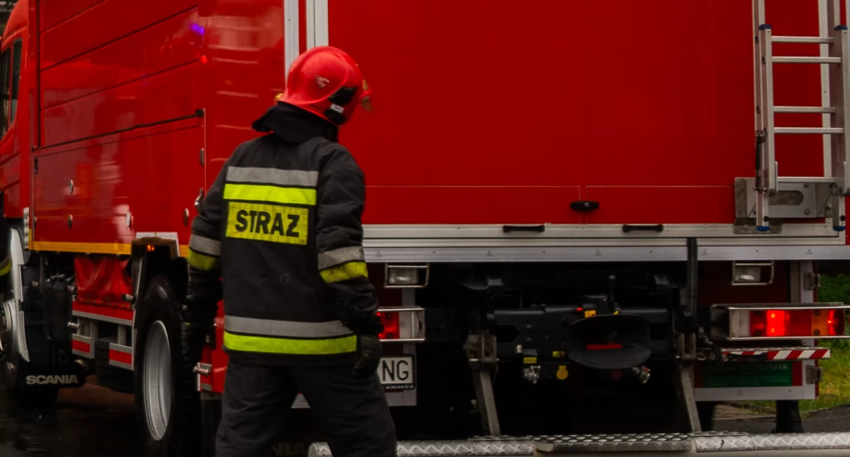 Niebezpieczna Wigilia 2024: Kilka osób zginęło, kilkanaście jest rannych – raport strażaków
