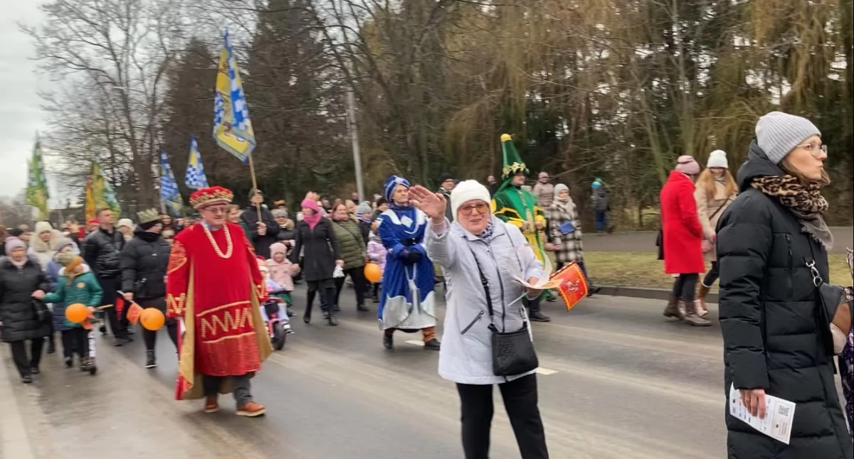 Trzej Królowie w Brzegu Dolnym – barwny pochód kroczył przez miasto
