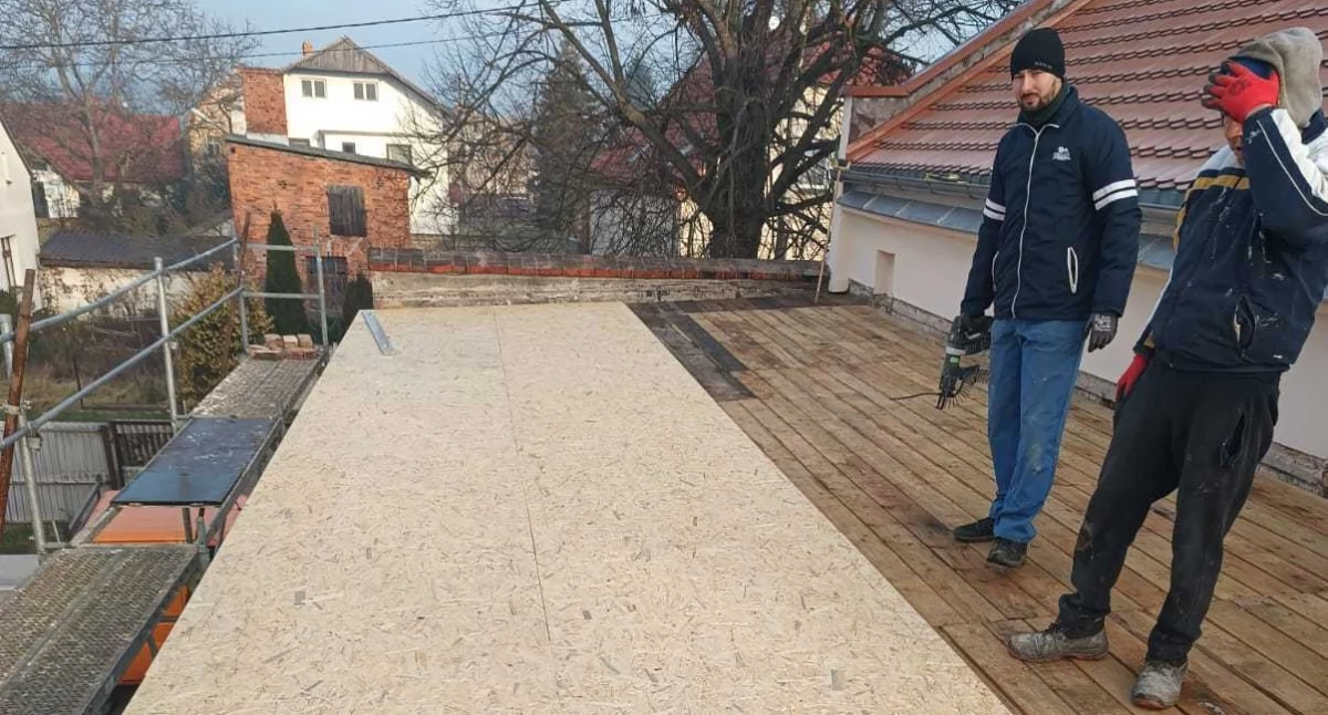 Nowe pokrycie dachowe świetlicy wiejskiej w Starym Wołowie