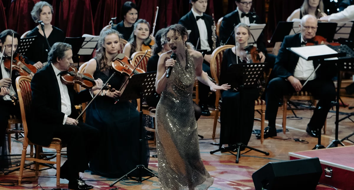 [FOTO] Noworoczna Gala rozgrzała serca mieszkańców - Brzeg Dolny rozpoczął rok z przytupem!