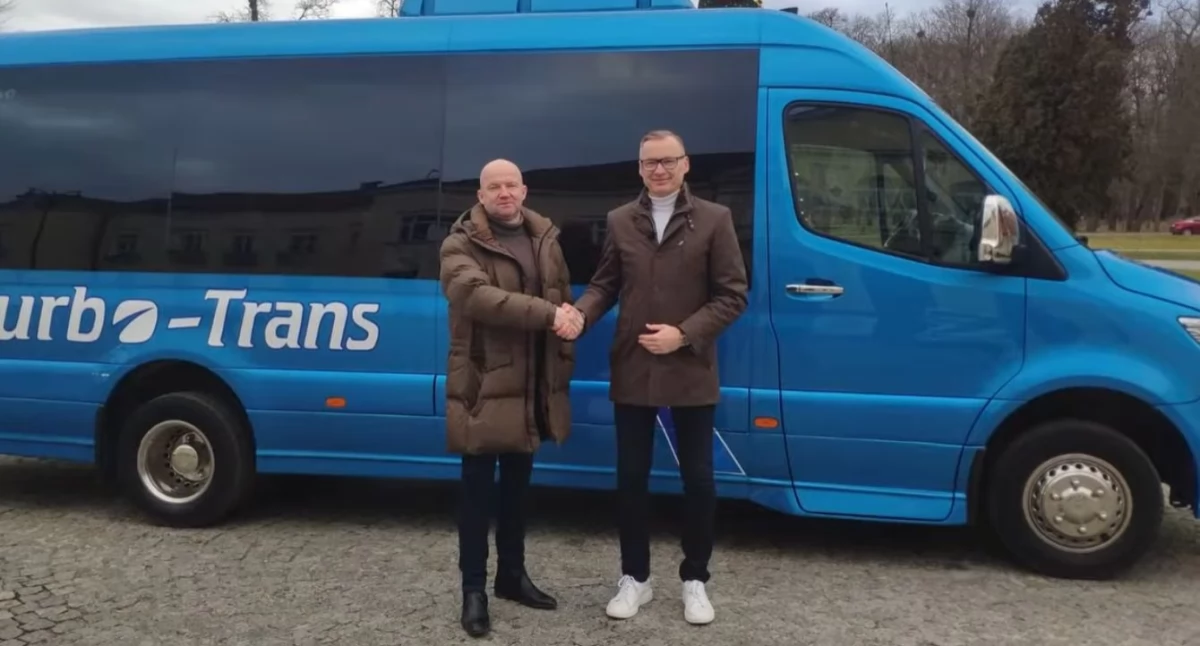 Burmistrz podpisał umowę – autobusy pojadą już w poniedziałek!