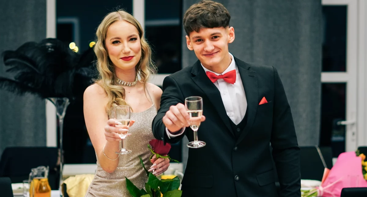 Studniówka Zespołu Szkół Zawodowych w Brzegu Dolnym. Bal pełen emocji i wspomnień