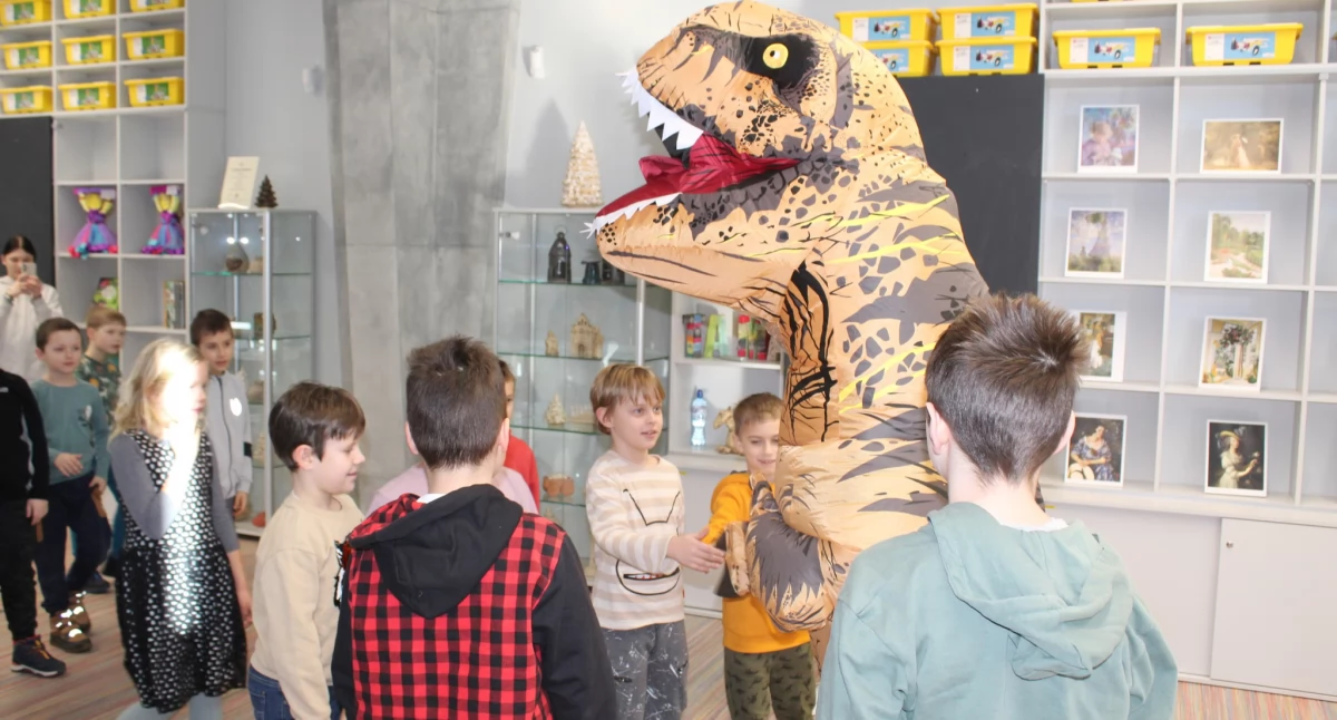 Prehistoryczna przygoda w bibliotece TAMA – ferie pełne dinozaurów