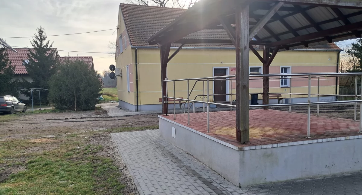 Modernizacja terenu przy świetlicy wiejskiej w Prawikowie - ukończona!