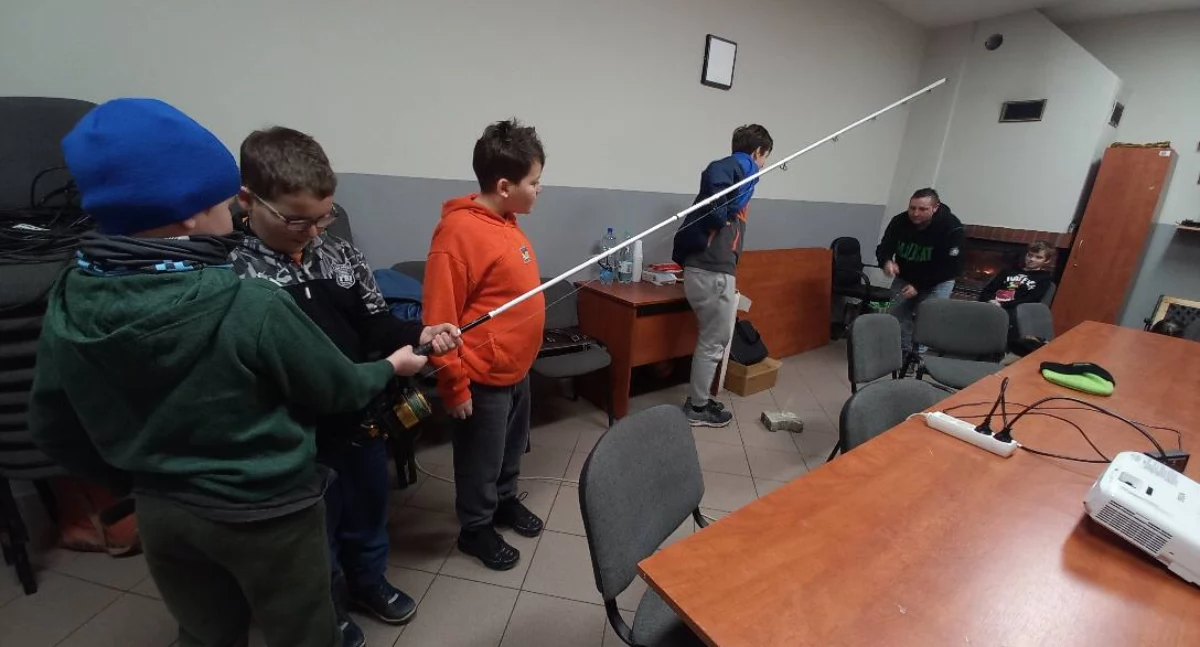 Z wędką i pasją – jak łowić, by złowić? Spotkanie z wędkarzem w Radeczu