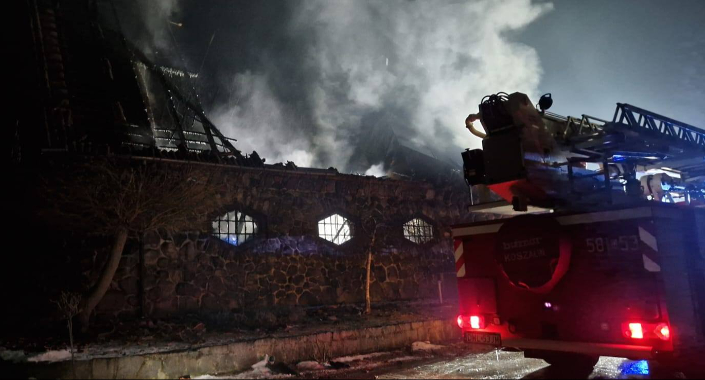 Pożar i apel o nieodwiedzanie cmentarza