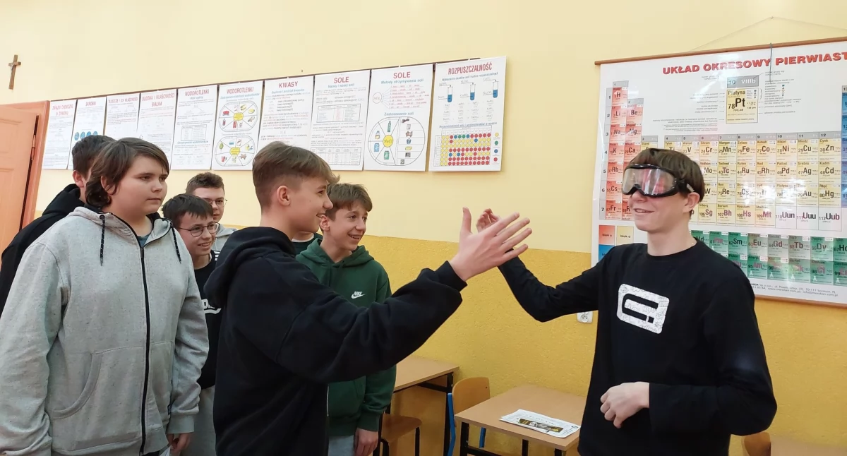 Młodzież LO w Wołowie zgłębia tajniki zdrowia i bezpieczeństwa